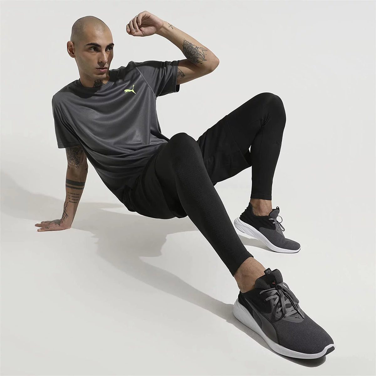 Running Shoe U2530