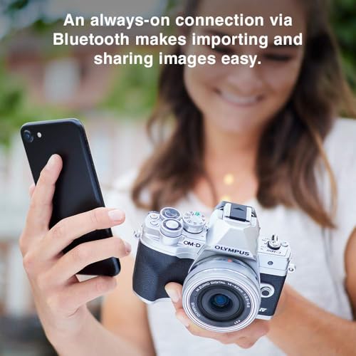 Silver Micro Four Thirds Camera with 14-42mm Lens Z7909